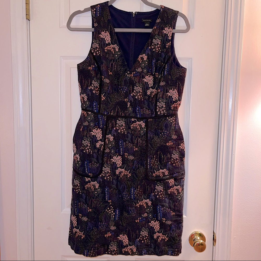 Ann Taylor Dress With Pockets Rose Gold Details